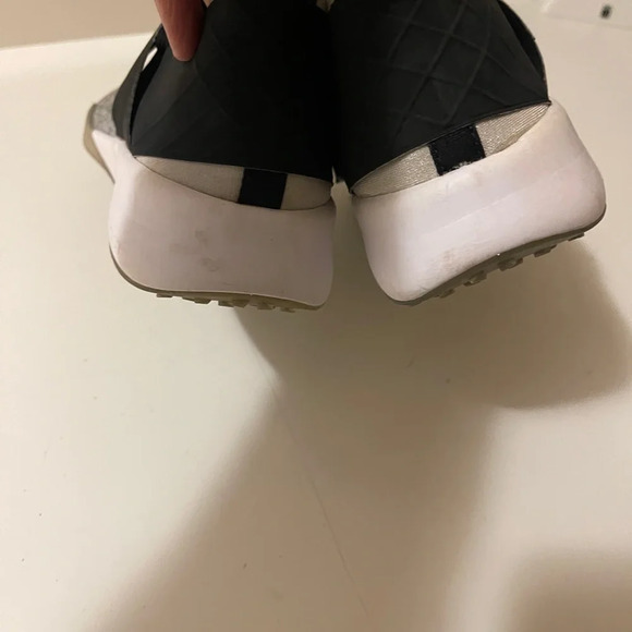 Nike Women's Air Zoom Strong.
White/black Ankle-high Training sneakers size 9.5 - Picture 8 of 12